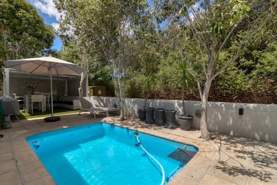 To Let 4 Bedroom Property for Rent in Schonenberg Western Cape